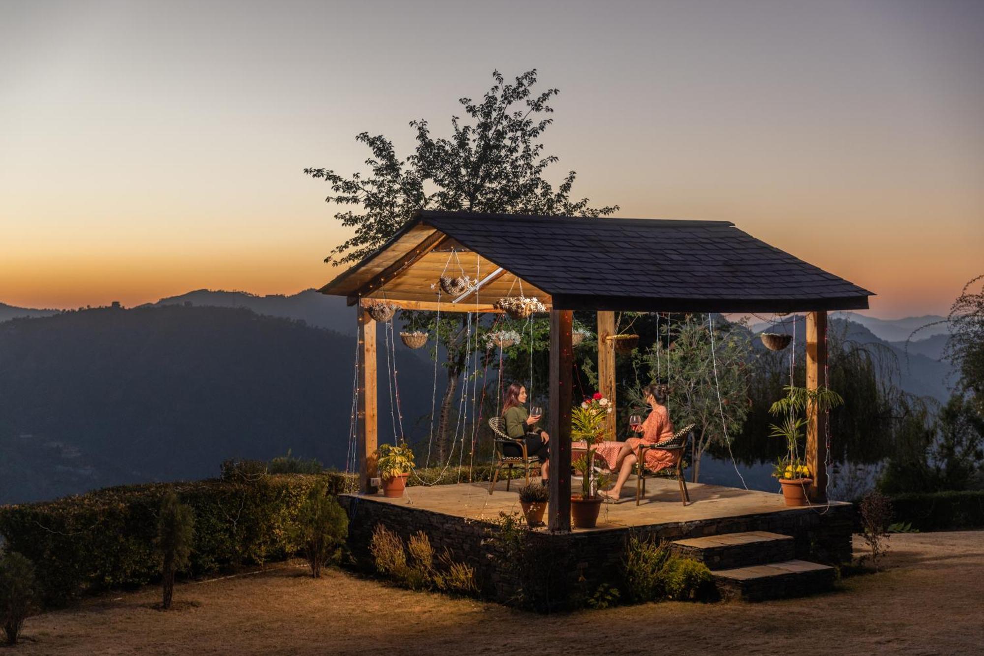 The Manor Luxury Apartments, Shimla Mashobra Exterior foto